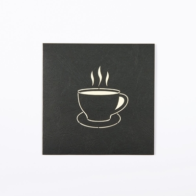 O copo de café 3D estala acima o cartão com o ODM branco do tamanho do envelope 148×210mm